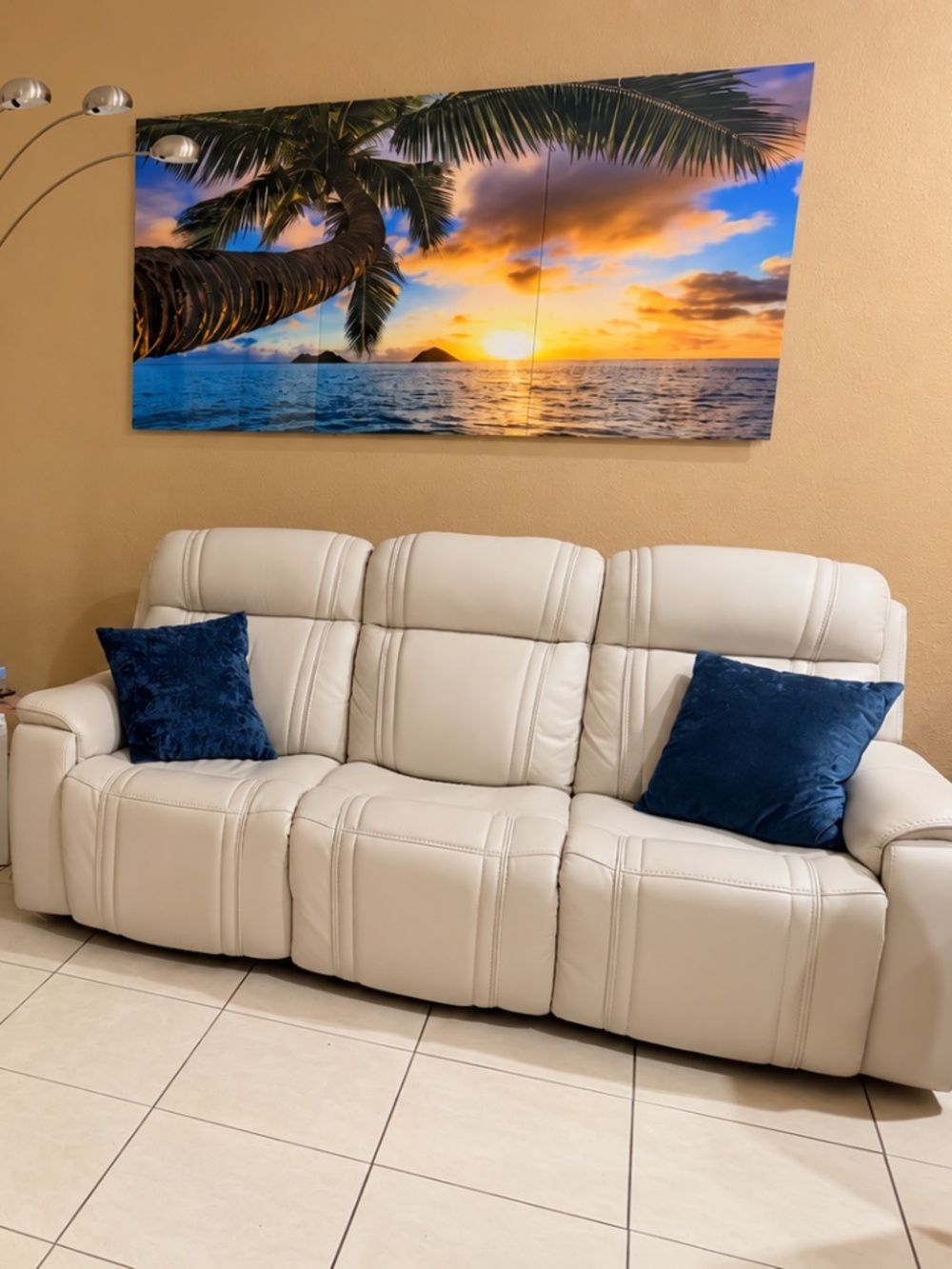 SOUND TECH BY SHAQ – ROOMS TO GO – ICE LEATHER